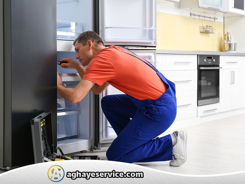 تعمیر یخچال در منزل - آقای سرویس