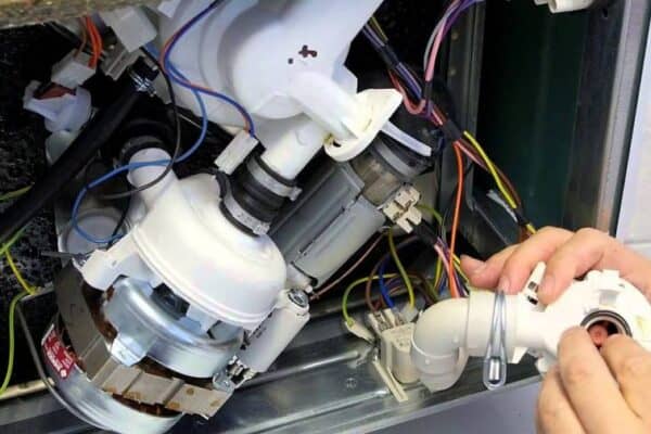 هزینه نصب و تعمیرات ماشین ظرفشویی در اصفهان